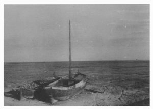 Drooggevallen Wieringermeerpolder (1930) met achtergebleven vissersboten van De Haukes 