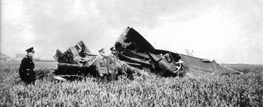 9 september: zoon en  kleinzonen gesneuvelde vliegers WOII bezochten de Wieringermeer
