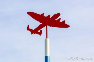 Herdenkingspaal gecrashte vliegtuigen WO2 Noordoostpolder