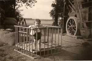 Toon Koolen in de box, circa 1954